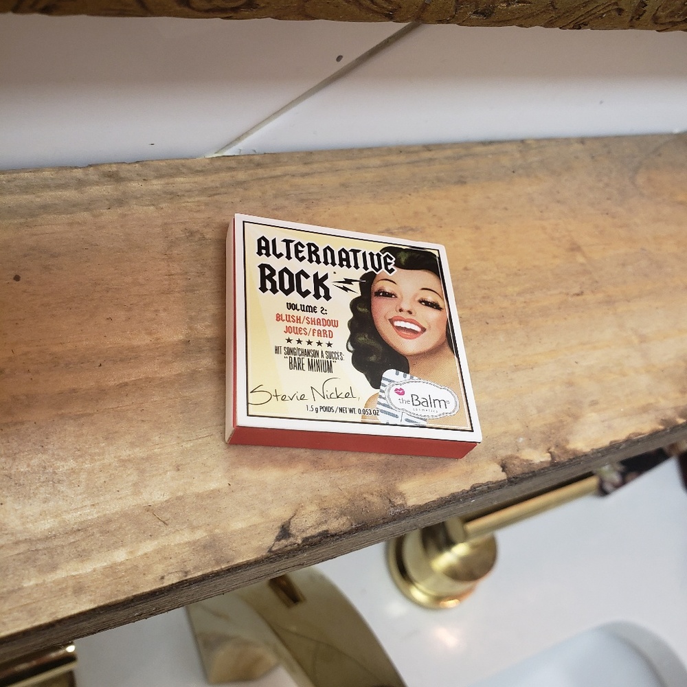 Bare Minimum the Balm Blush / Shadow